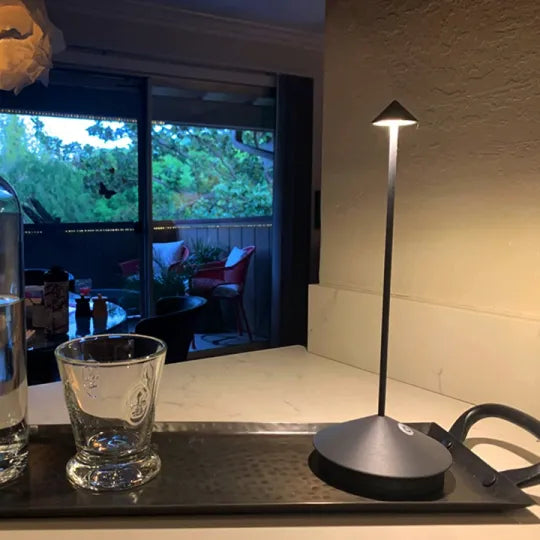 ClarityGlow | Wireless LED Table Lamp