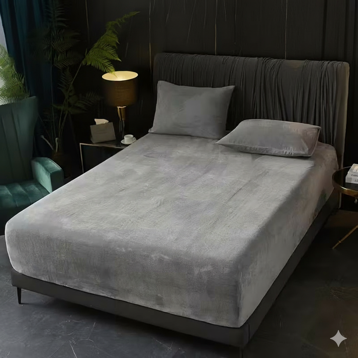 Luxury Velvet Bedding Set | 3-Piece with Fitted Sheet &amp; Pillowcases | Ultimate Softness &amp; Warmth