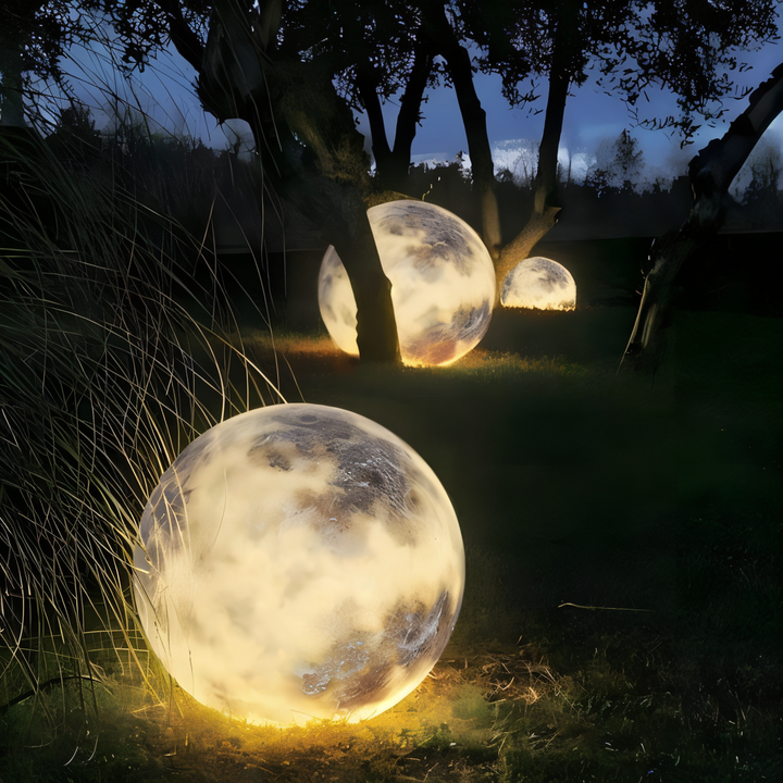LunaLumena | Lampe de jardin solaire LED en forme de lune – Éclairage extérieur résistant aux intempéries avec lumière blanche chaude