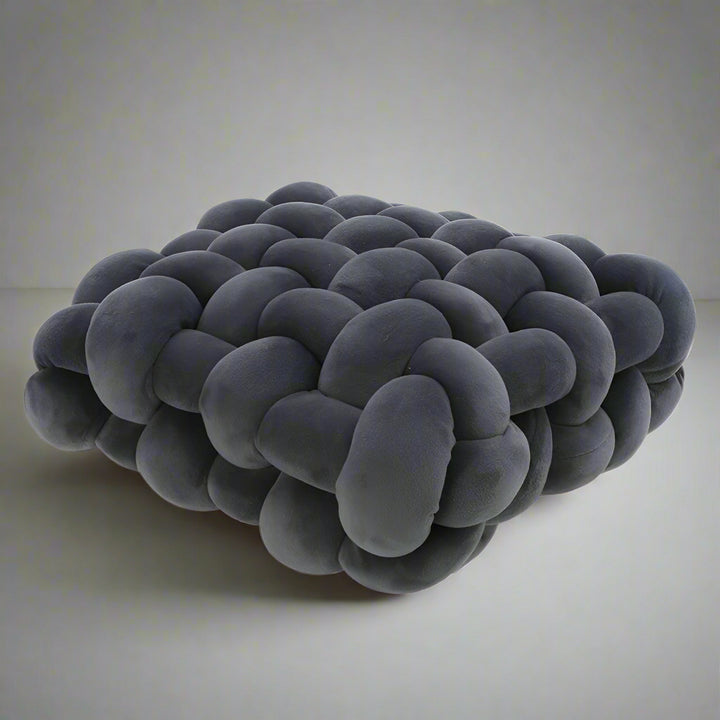 Coussin décoratif carré Soft Knot en velours cristal | Coussin à nœud tendance et respirant pour un intérieur élégant