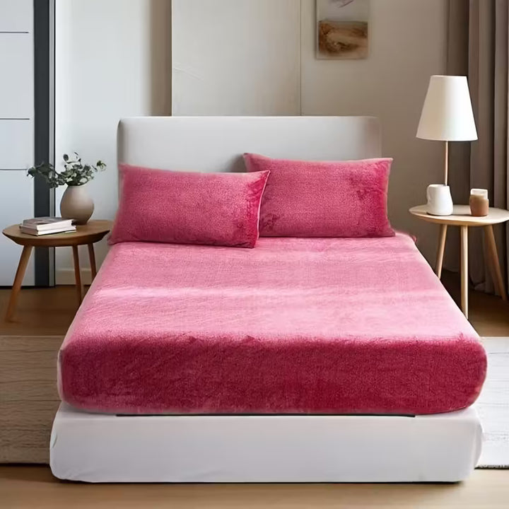 Luxury Velvet Bedding Set | 3-Piece with Fitted Sheet &amp; Pillowcases | Ultimate Softness &amp; Warmth