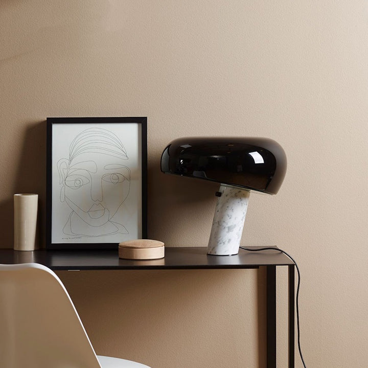 Nordic Snoopy™ | Lampe de table au design marbré